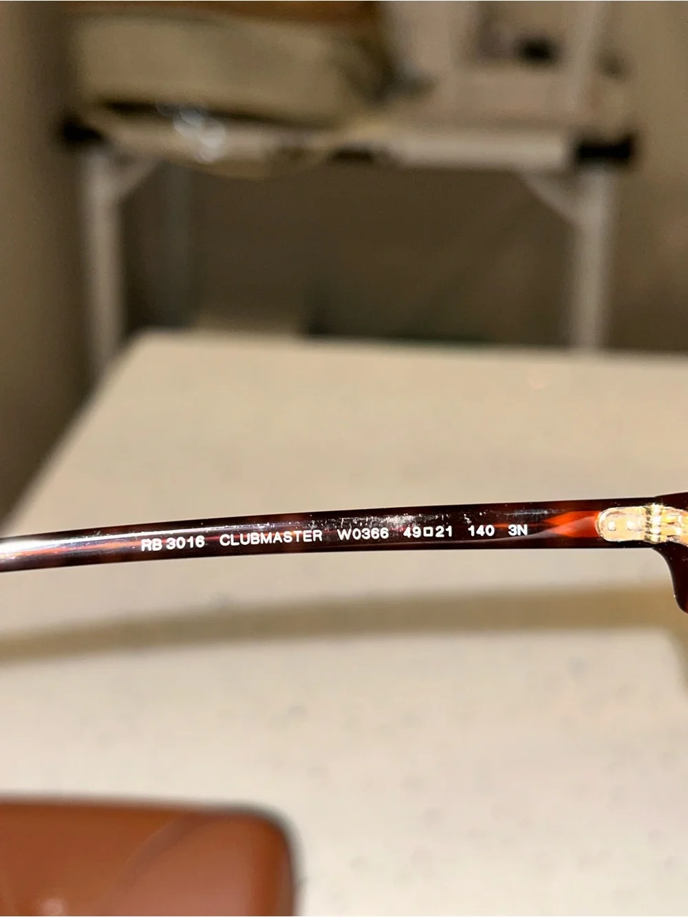 Ray-Ban Clubmaster Sunglasses in Tortoiseshell and Gold with cleaning cloth & ca